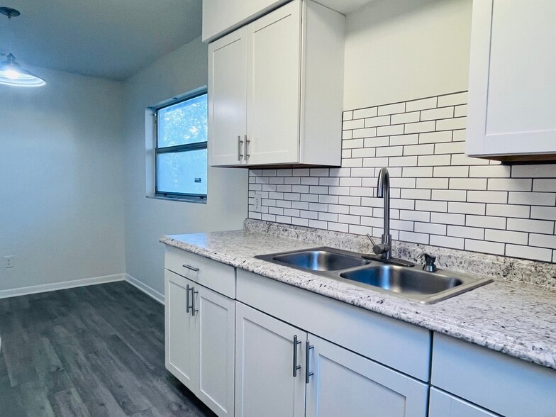 Building Photo - 8202 N MARKS ST