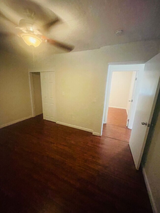 Building Photo - 9316001/51^^