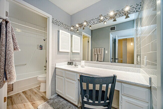 Building Photo - 1902 Bayhouse Dr