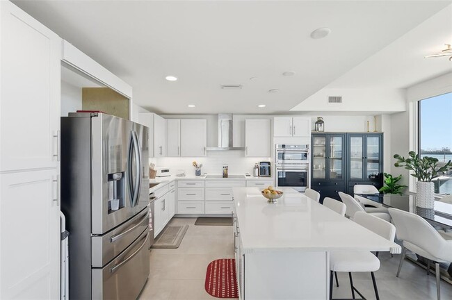 Building Photo - 920 N Osceola Ave