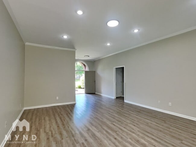 Building Photo - 26540 Mill Creek Dr