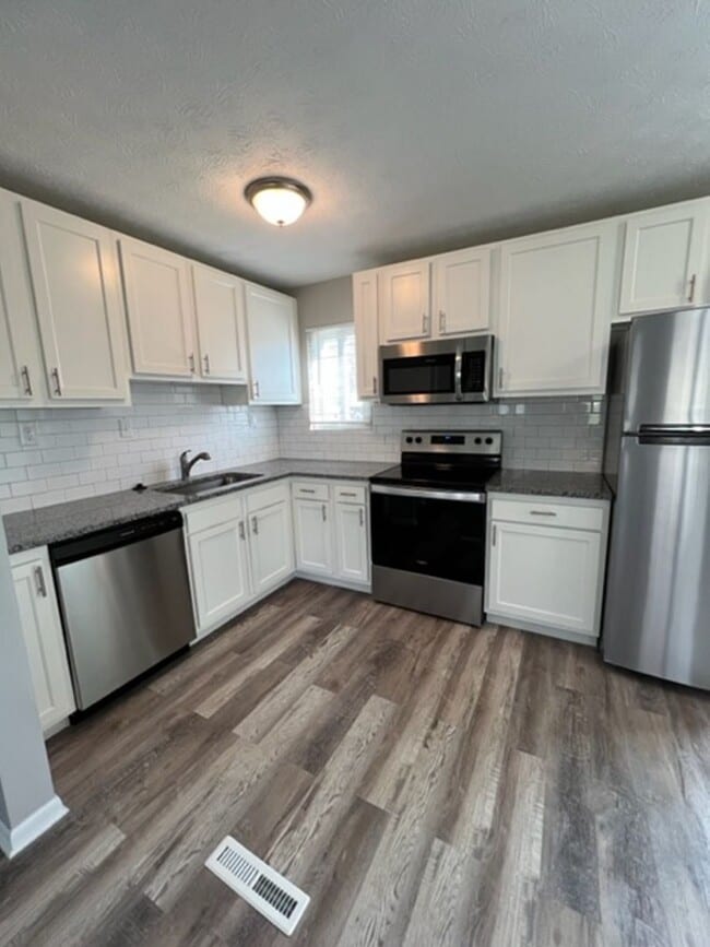 Building Photo - 5441 Deforest Dr