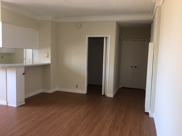 Building Photo - 303 Commonwealth Ave