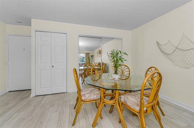 Building Photo - 2700 Bayshore Blvd