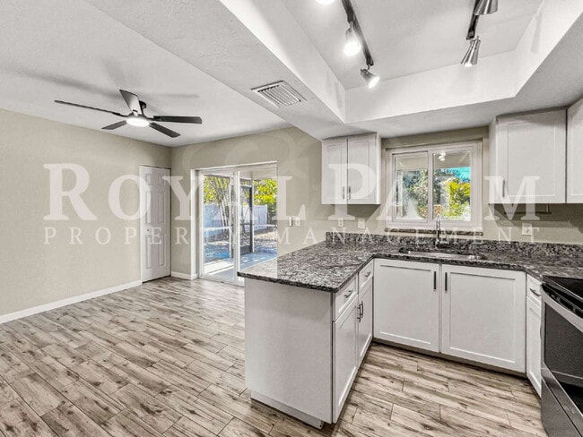 Building Photo - 18660 Miami Blvd