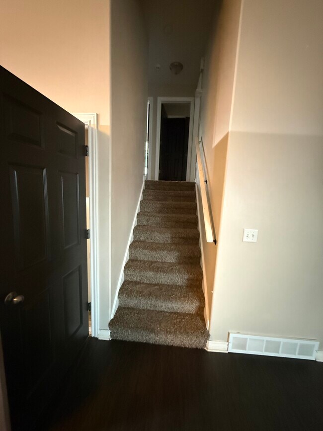 Building Photo - 4031 Montego Dr