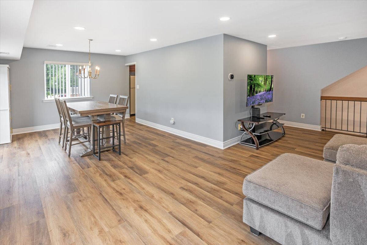 Building Photo - 56 Woods Edge Dr