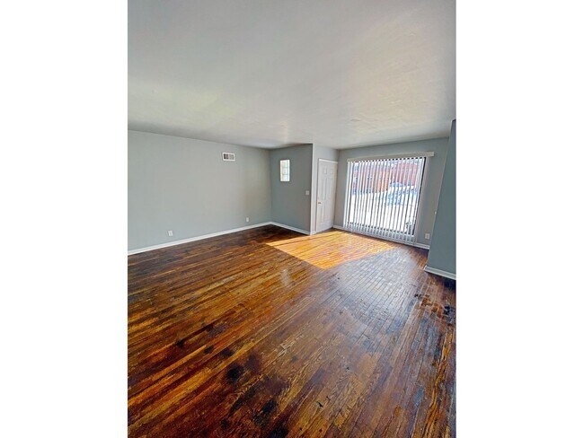 Building Photo - Boyd Street 4836-4838