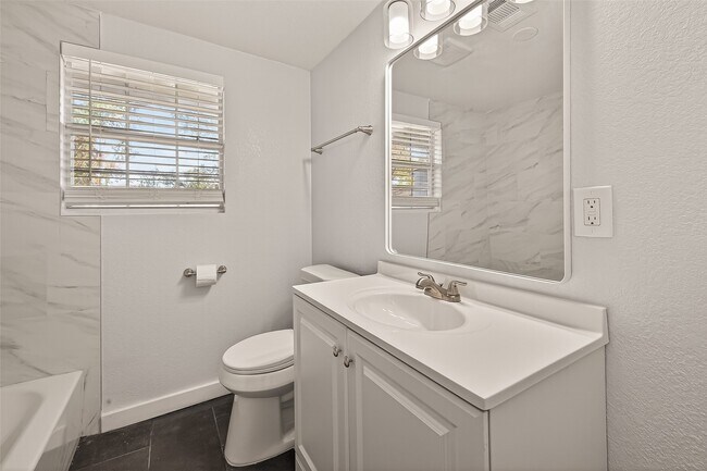 Building Photo - 754 Prosper St