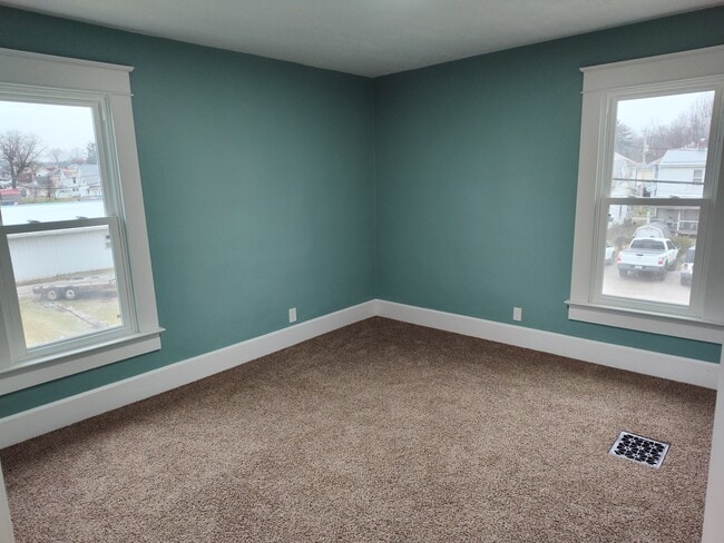 Building Photo - 1227 Maysville Ave