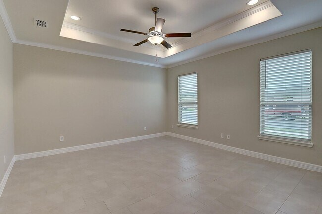 Building Photo - 2202 Crystal Bay Dr.