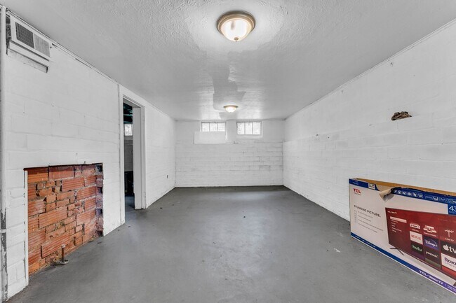 Building Photo - 3842 W. 133