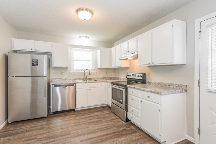 Building Photo - 1100 NE Bryco Dr