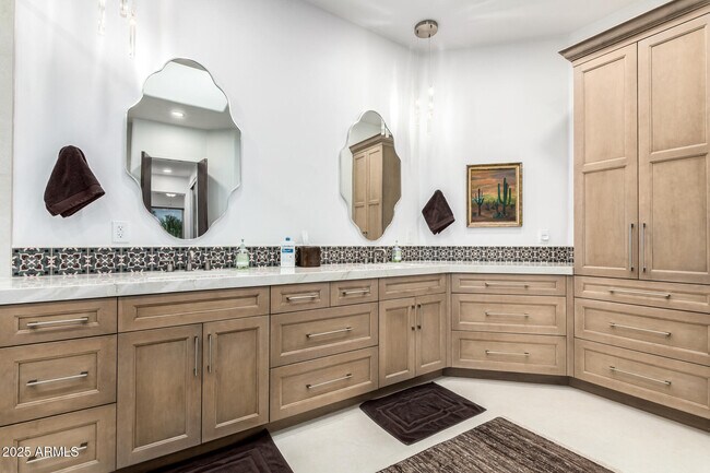 Building Photo - 7485 E Tumbleweed Dr