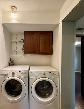 Building Photo - Updated 3 Bedroom 2 Bath Single Family Hom...