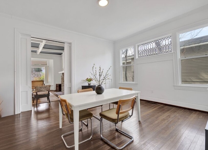 Building Photo - 2134 16th Ave S