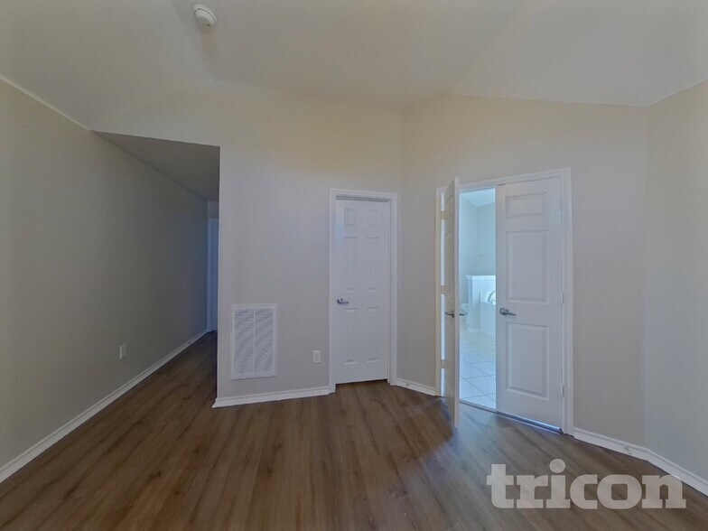 Building Photo - 9705 Gallatin Ln