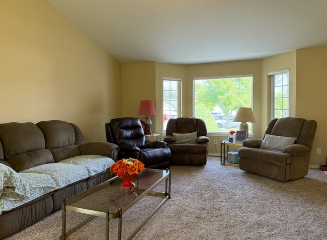 Building Photo - Kalispell Family Home