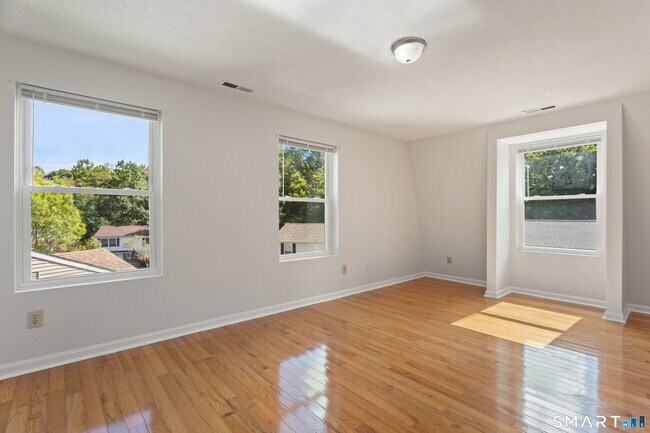 Building Photo - 124 Branca Ct