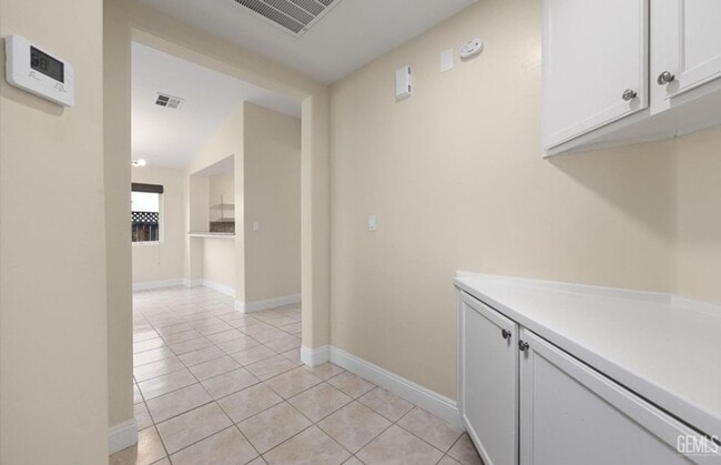 Building Photo - Beautiful Home in the Gated Community of G...