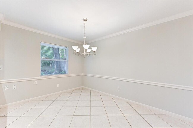 Building Photo - 5719 Willowbend Blvd