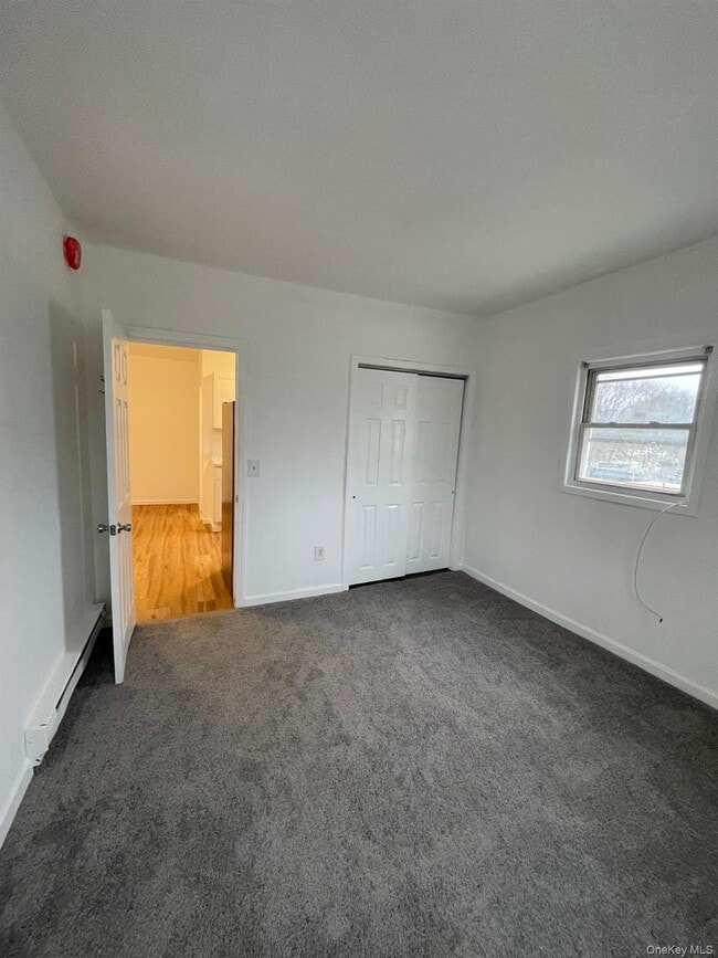 Building Photo - 1550 Montauk Hwy