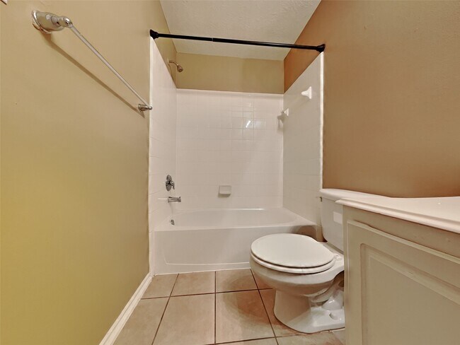 Building Photo - 6220 Stoney Creek Dr