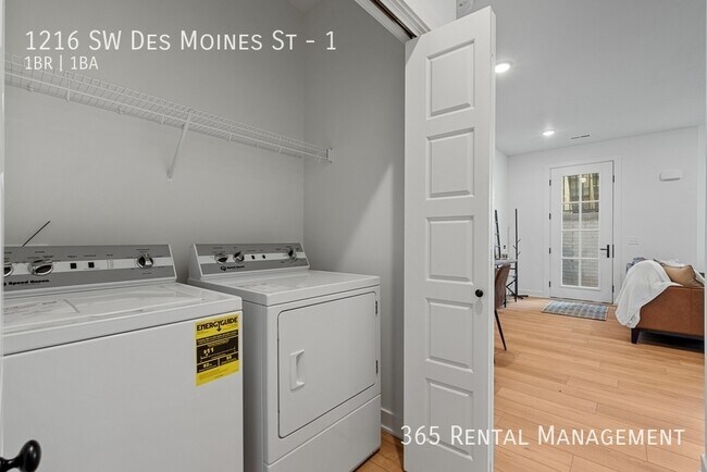 Building Photo - 1216 SW Des Moines St
