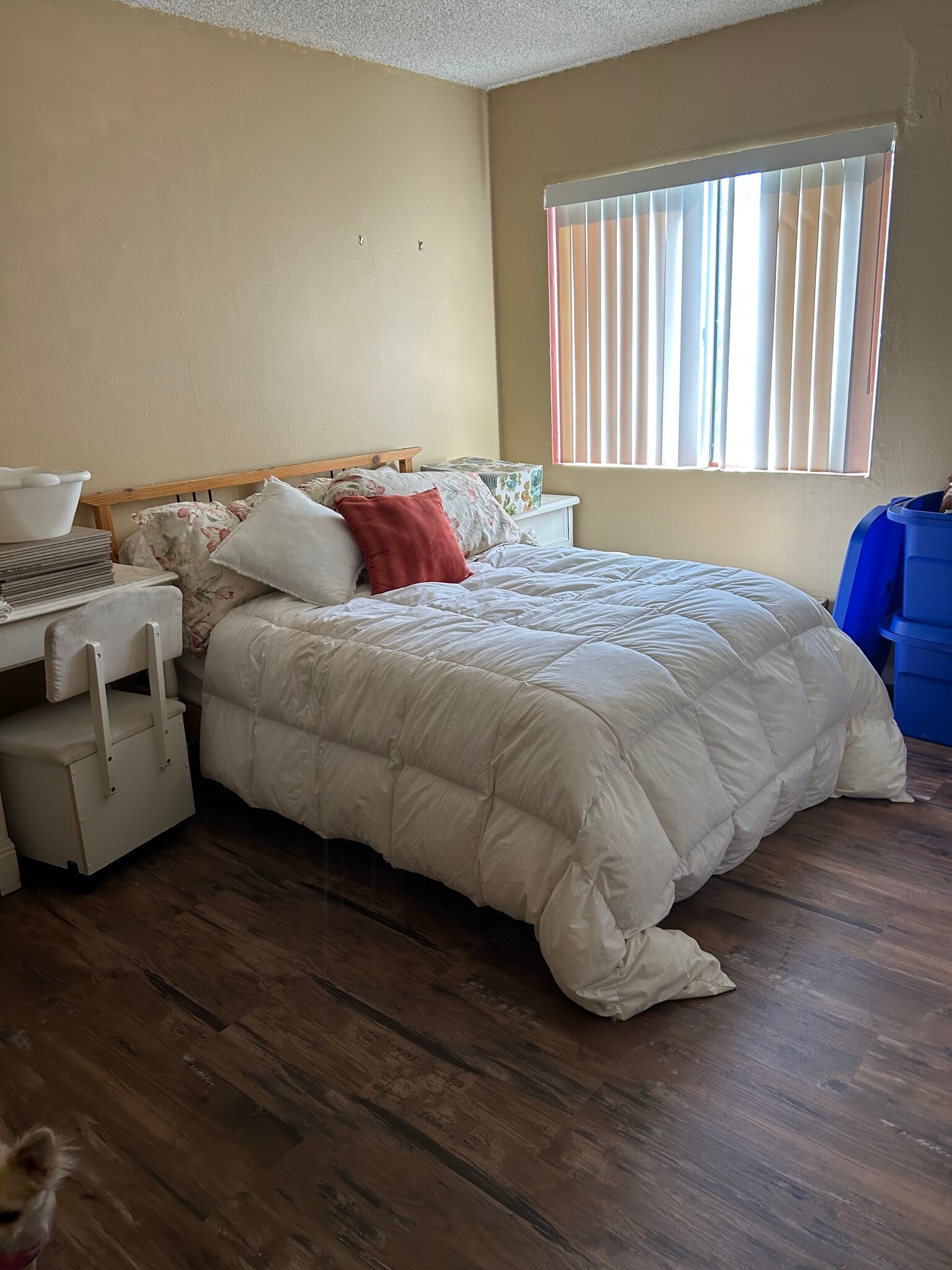 Bedroom 1 ( now vacant ) - 5460 White Oak Ave