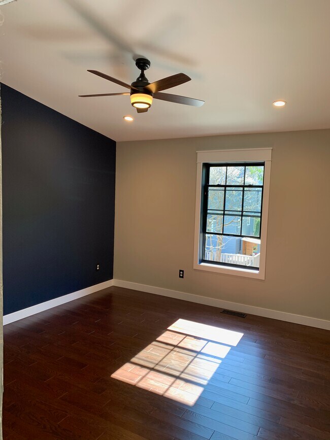 BEDROOM - 713 Washington St