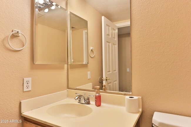 Building Photo - 6759 N 77th Dr
