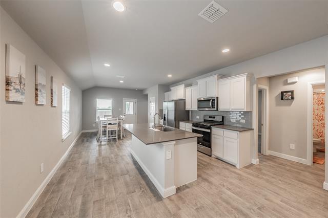 Building Photo - 612 Capstone Cir