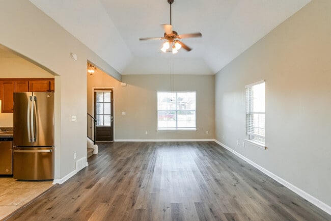 Building Photo - 9208 Acadia Pl