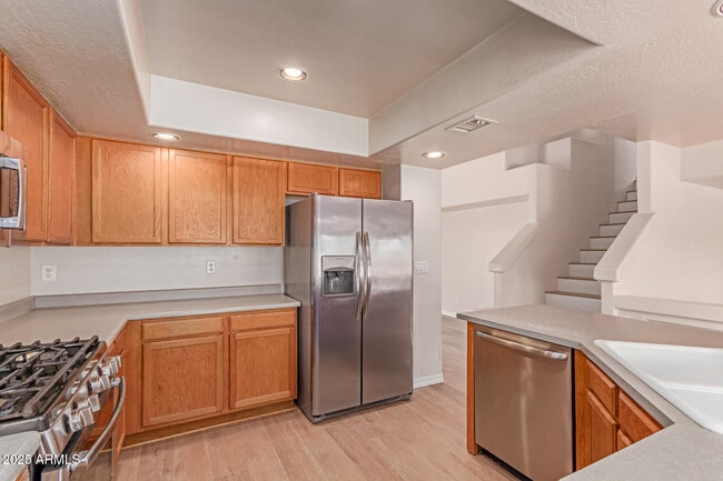Building Photo - 10908 W Frier Dr