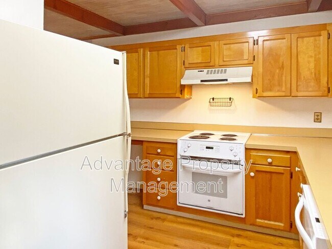 Building Photo - 149 NE Powderhorn Dr