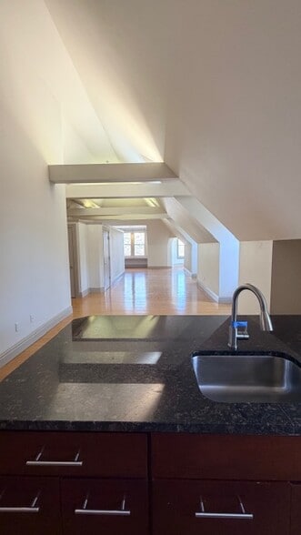Granite counter - 4400 Laclede Ave