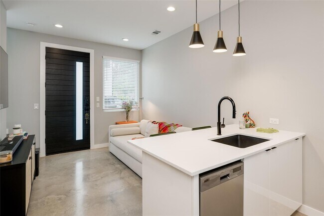 Building Photo - 2108 Tillery St