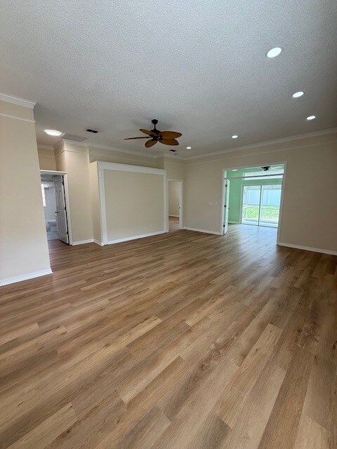 Building Photo - 256 Kingston Dr