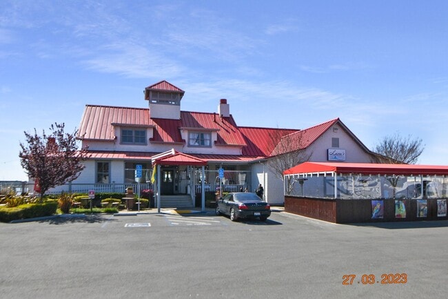 Building Photo - Beautiful and Quiet Gated Community steps from the Marina!