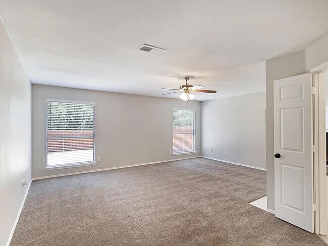 Building Photo - 4729 Woodhaven Ln, Haltom City, TX 76137
