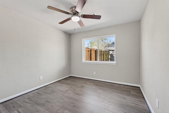 Building Photo - 10603 Highland Woods Dr