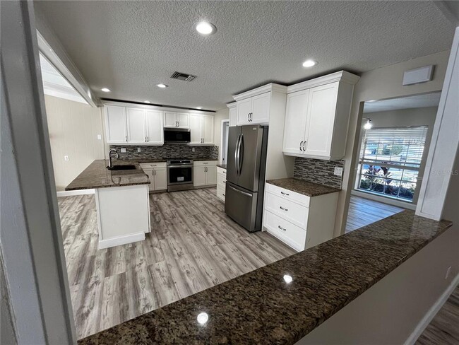 Building Photo - 1329 Medinah Ct