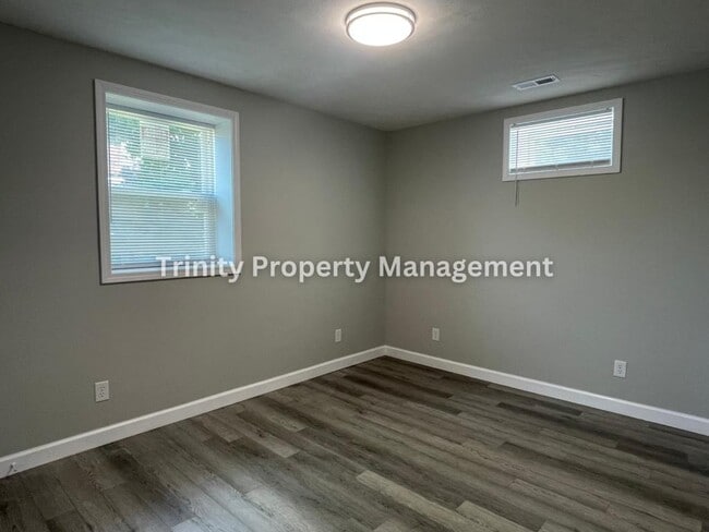 Building Photo - 772 Limestone Run Rd