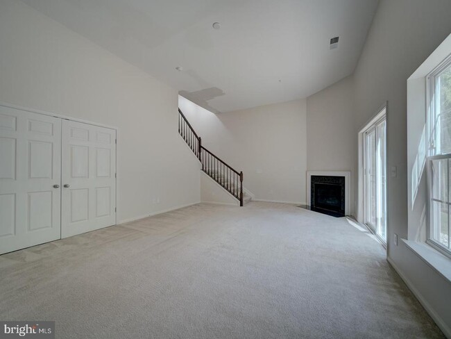 Building Photo - 45818 Winding Branch Terrace