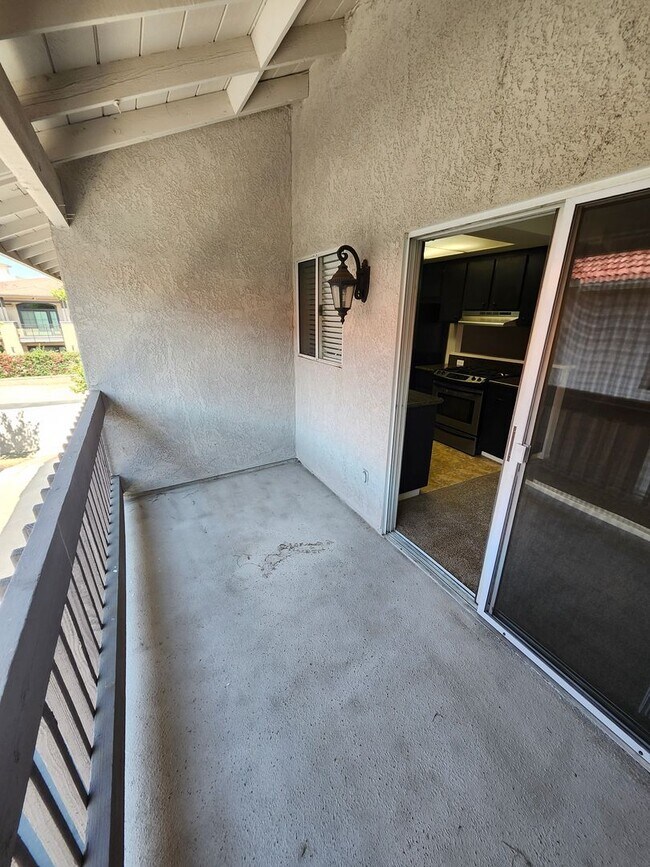 Building Photo - Beautiful 2 bedroom 1.75  bath Home Alta Loma