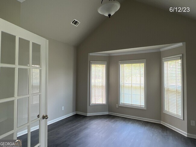 Building Photo - 80 Drew Cir