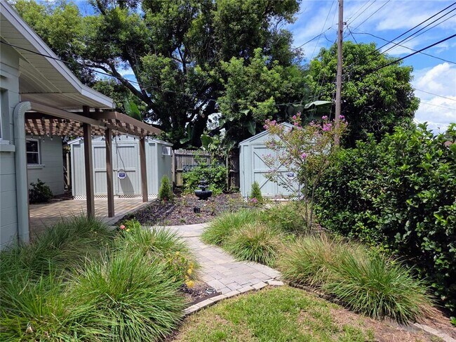 Building Photo - 9071 Ridge Rd