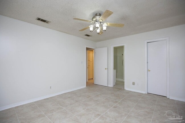 Building Photo - 6972 Weatherwood Dr