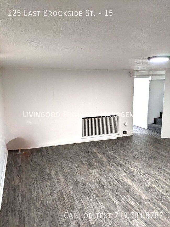 Building Photo - 225 E Brookside St