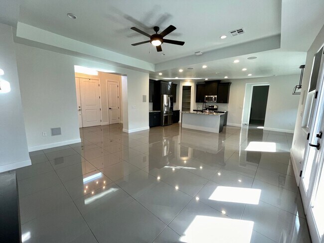 Building Photo - Wonderful Pet-Friendly Home in Overlook @ ...